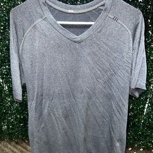 lululemon athletica Men's Heather Gray V-Neck Tee